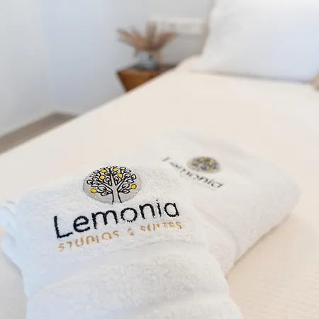 Lemonia Junior With Jacuzzi Apartman *